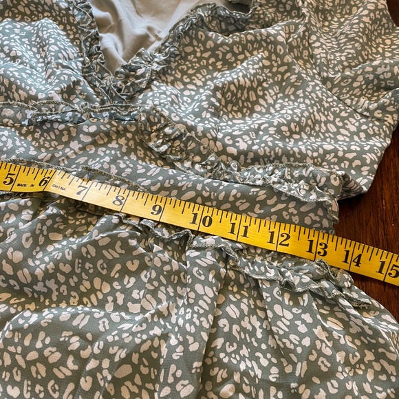 Amazon green and white ruffle dress - Picture 8 of 10